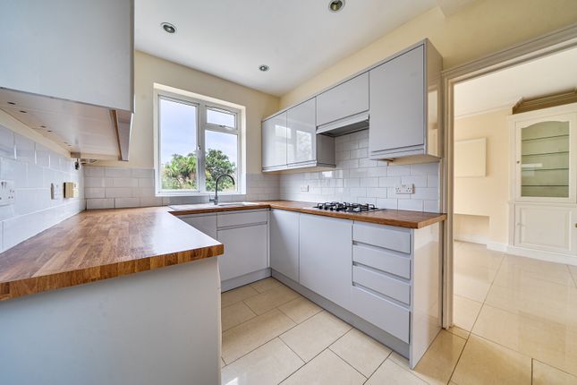 84, Grecian Crescent, London photo 4
