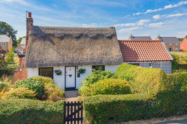 3-bed house on Thatch Cottage, 1, Hedingham Road, Halstead, £500,000