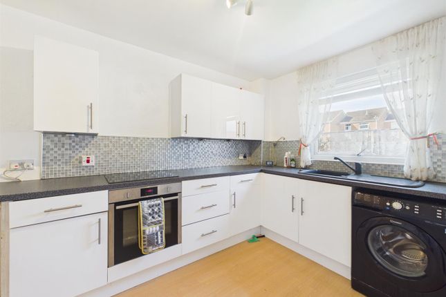 8, Penkett Grove, Wirral photo 5