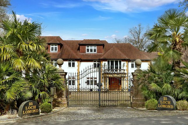 Country house for sale in Fulmer Drive, Gerrards Cross