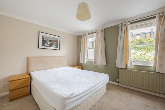 6, Usborne Mews, London photo 2