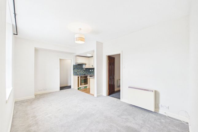 Flat 5, 10, Molesworth Street, Cornwall photo 2
