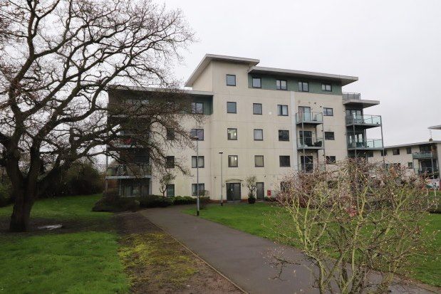 Thumbnail Flat to rent in Adlington House, Brentwood