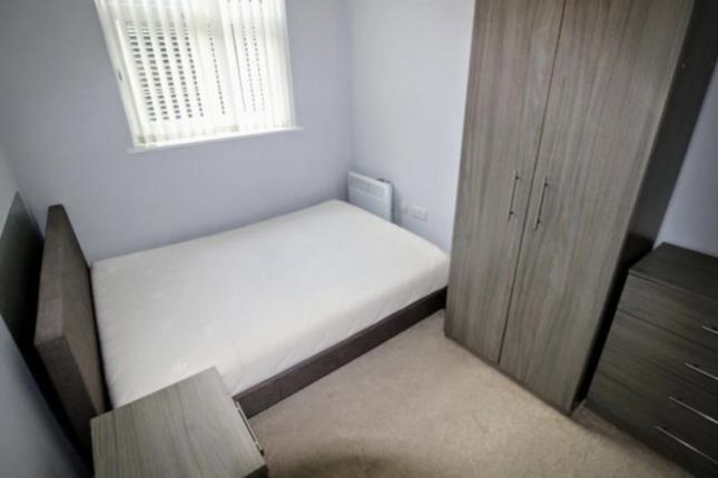 1 Tate House, Leeds photo 4