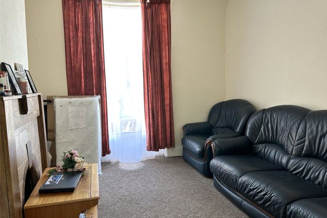 32A,, High Street, Somerset photo 2