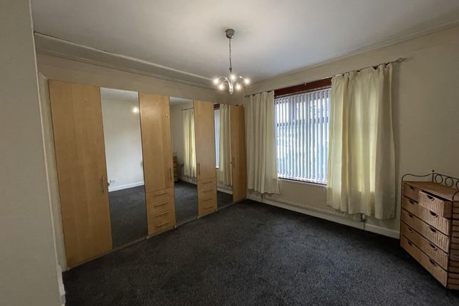 End terrace house to rent in 30 Station Road, Law, Carluke