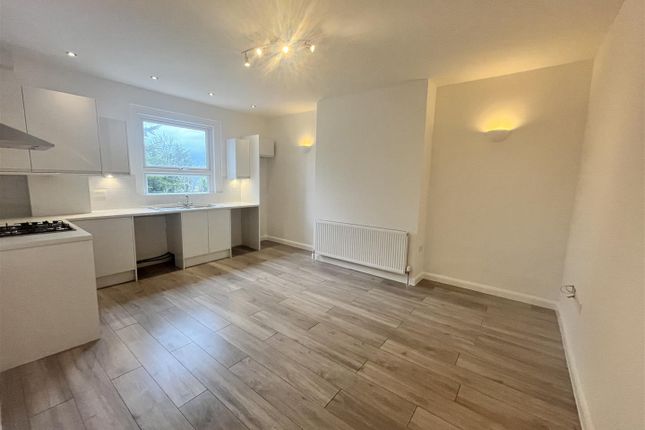Flat to rent in Sunningfields Road, London