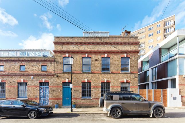 Thumbnail Flat for sale in Hewer Street, North Kensington