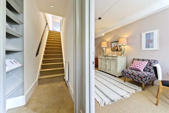 Mews house for sale in Westbourne Park Villas, London