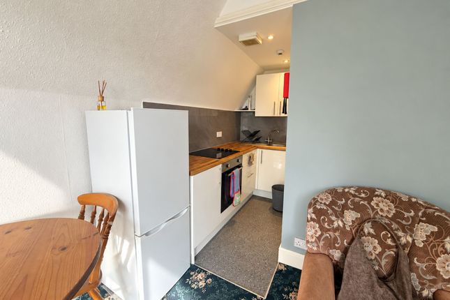 Room 26 101-103, Redland Road, Bristol photo 3