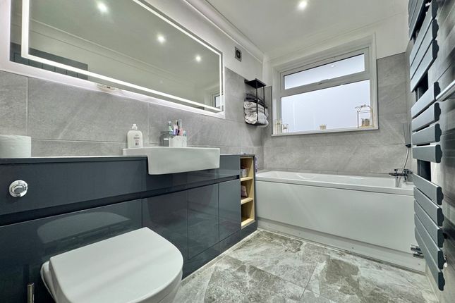 79 The Grove, Sholing, Southampton photo 4