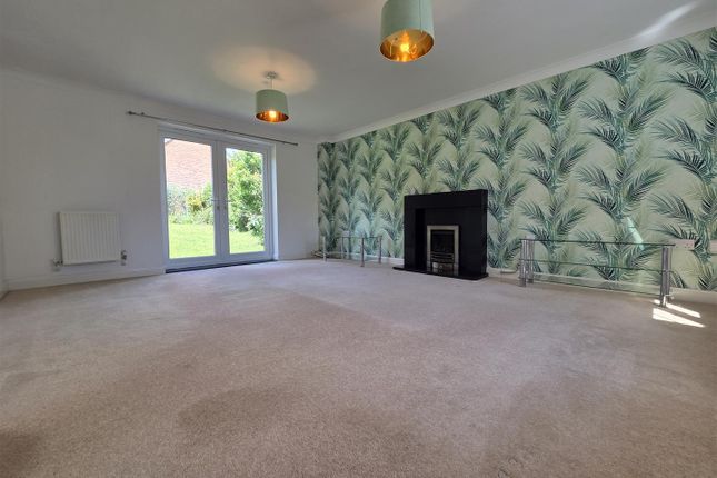18, Theillay Close, Bridgwater photo 5