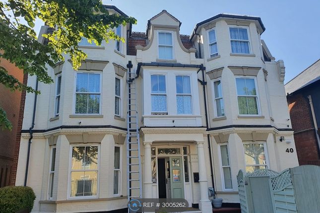 Studio flat on Flat, Kirkley Cliff Road, Lowestoft, £550/mo