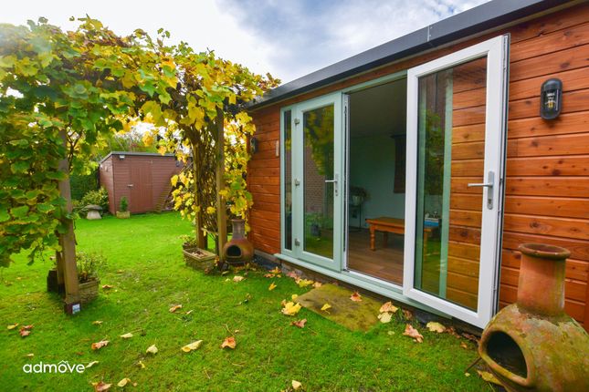 39 Beeston Avenue, Altrincham photo 3