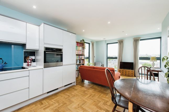 Flat for sale in 8 Osiers Road, Wandsworth