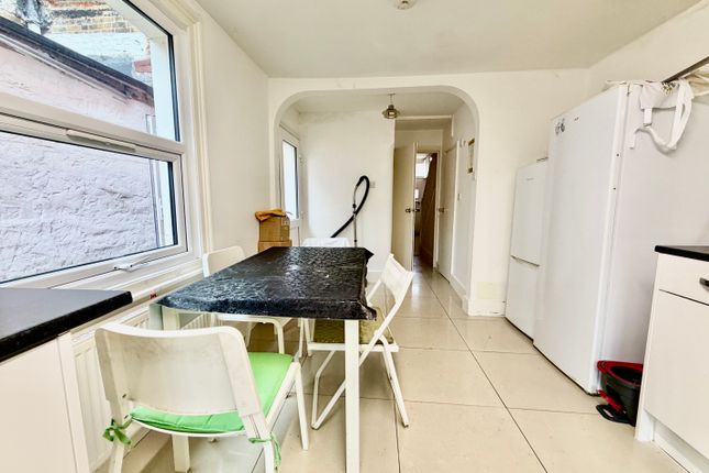 15, Winchester Street, Acton photo 3