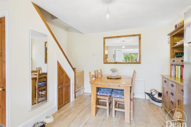 13, Peacock Lane, Cinderford photo 4