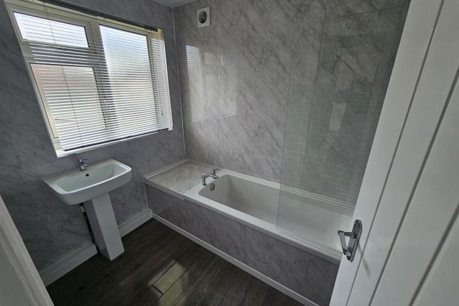 5, Woodhouse Road, Manchester photo 3