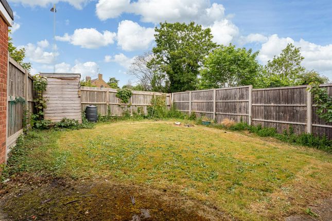 12, Becket Gardens, Welwyn photo 2