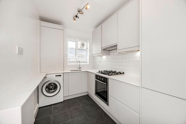 Flat 11, Lefroy House, London photo 2