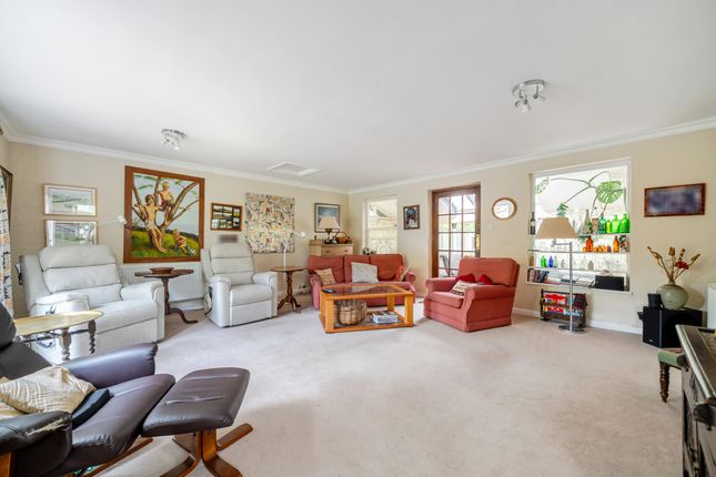 24, Milbourne Lane, Esher photo 4
