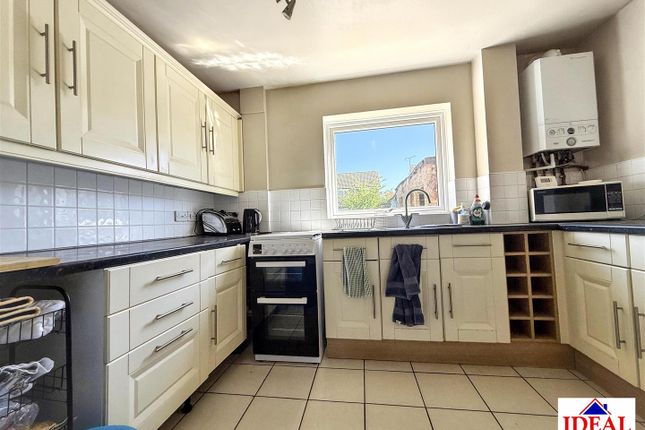 112, Lutterworth Drive, Doncaster photo 3