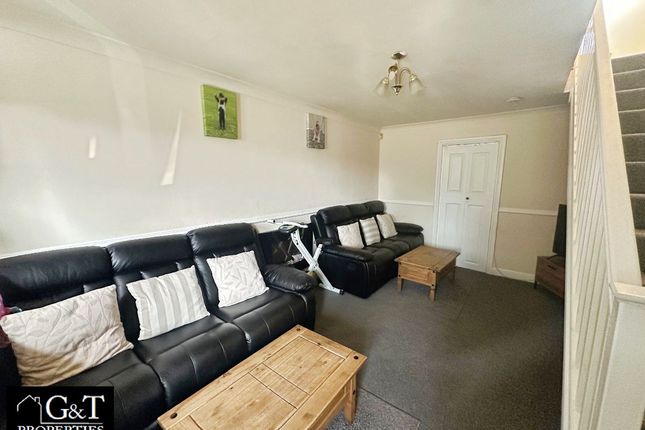 133 Commonside, Brierley Hill photo 2