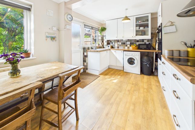 31, Apollo Drive, Bordon photo 4