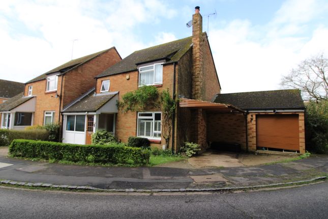 Link-detached house for sale in West Chiltern, Woodcote, Reading