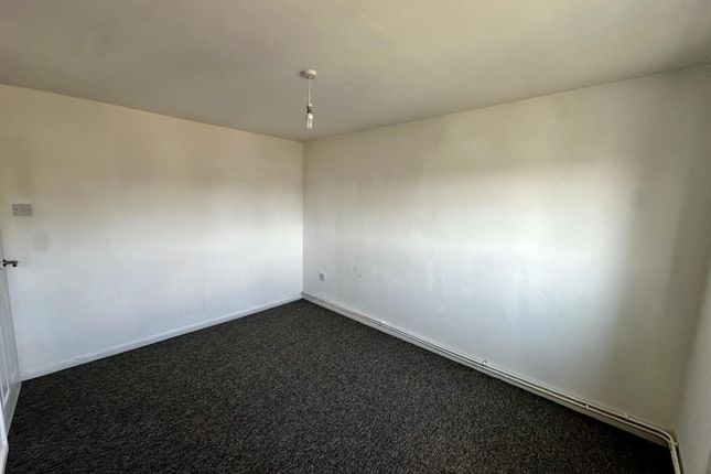 Top Floor Flat, 31, Dickens Avenue, Corsham photo 5