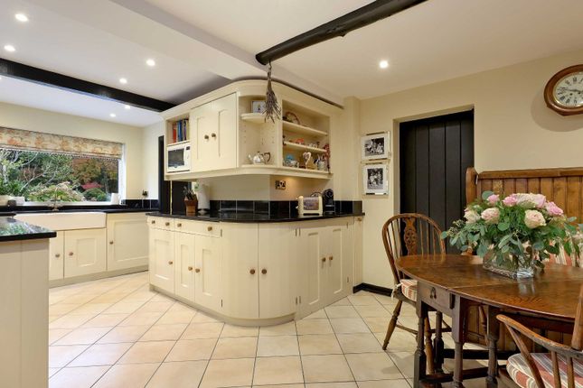 Little Orchard,, Village Way, Buckinghamshire photo 4