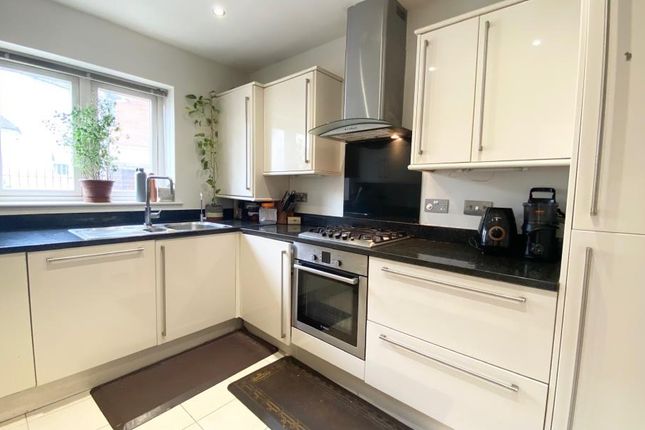 Property to rent in Vale Farm Road, Horsell, Woking