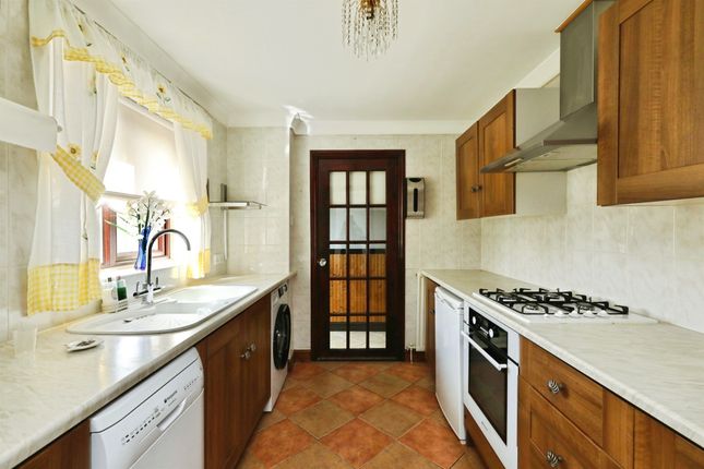 8, Thornhill Road, Doncaster photo 4