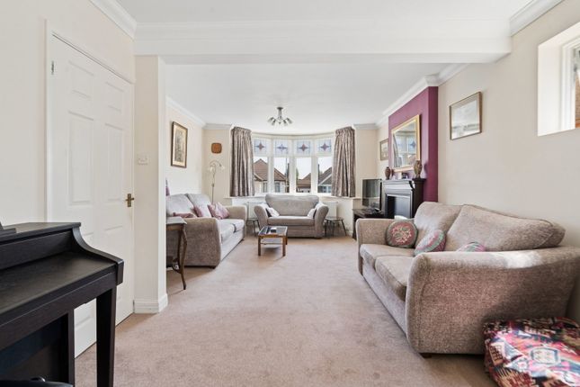 47, Durrants Drive, Rickmansworth photo 2