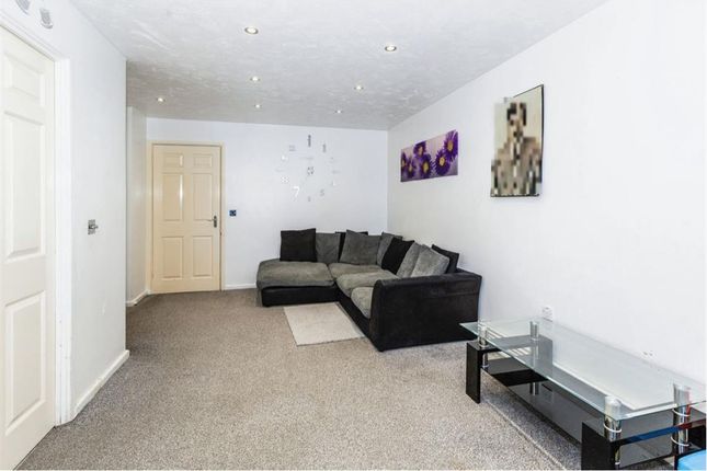 Flat for sale in Pursers Court, Slough