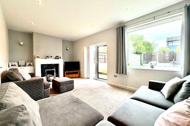 16 Bollin Close, Bolton photo 2