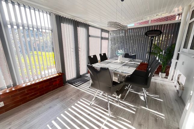 198 Faringdon Avenue, Romford photo 4