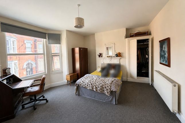 2,18, Wellington Square, Nottingham photo 2