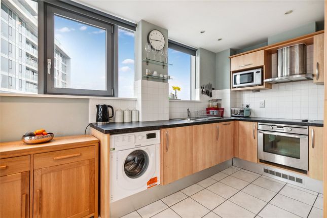 Flat for sale in Hardwicks Square, London