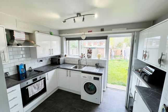 11 Marriott Close, Oxford photo 2