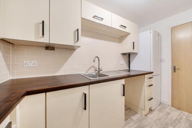 Flat 18, Chandlers Gate, Hursley Road, Chandler's Ford photo 4