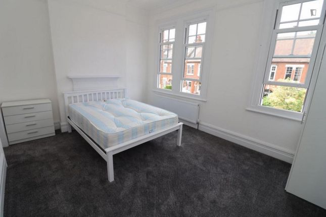 Room to rent in Grosvenor Parade, Uxbridge Road, London