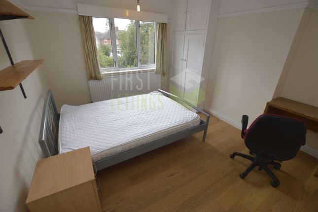 81, Gainsborough Road, Leicester photo 4