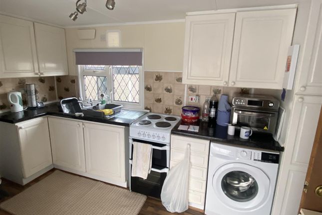 4, Westhorpe, Marlow photo 3