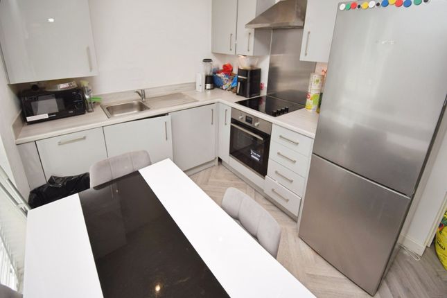 32, Dennis Davison Place, Coventry photo 4