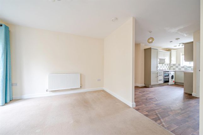 18, Three Acre Close, Axminster photo 4