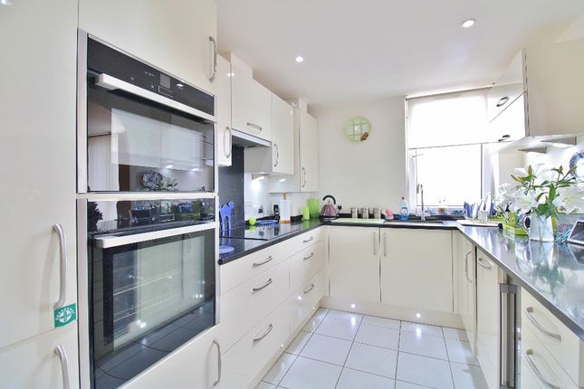 Flat 11, The Spinnakers, Beach Road, Lee-on-the-Solent photo 4