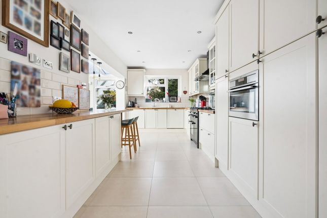 30, Murray Crescent, Pinner photo 4