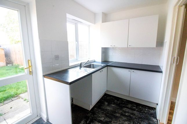 56, Sharp Close, Aylesbury photo 4