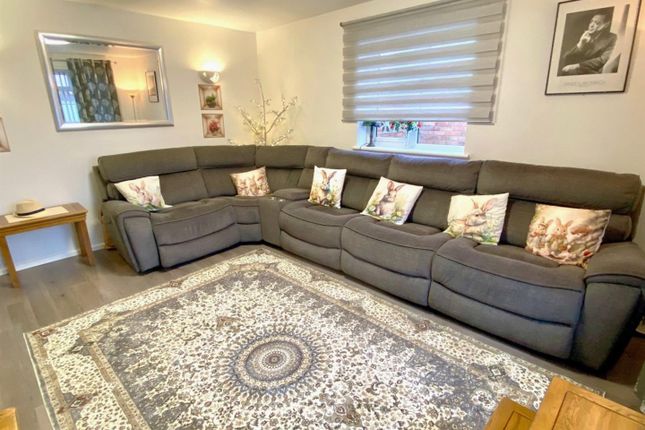 161, Spashett Road, Lowestoft photo 4